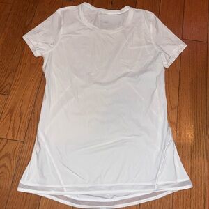 Lululemon women’s White top